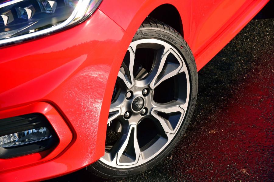 Детали экстерьера Ford Fiesta Sport Van 2018 года  (UK) (фото 21 из 23)